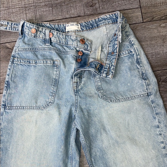 We The Free Palmer Coffed Light Wash Relaxed Jeans - Picture 8 of 14